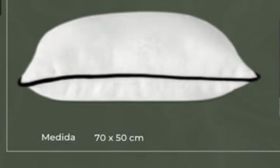 Almohada "Sensation" con funda de doble costura reforzada.