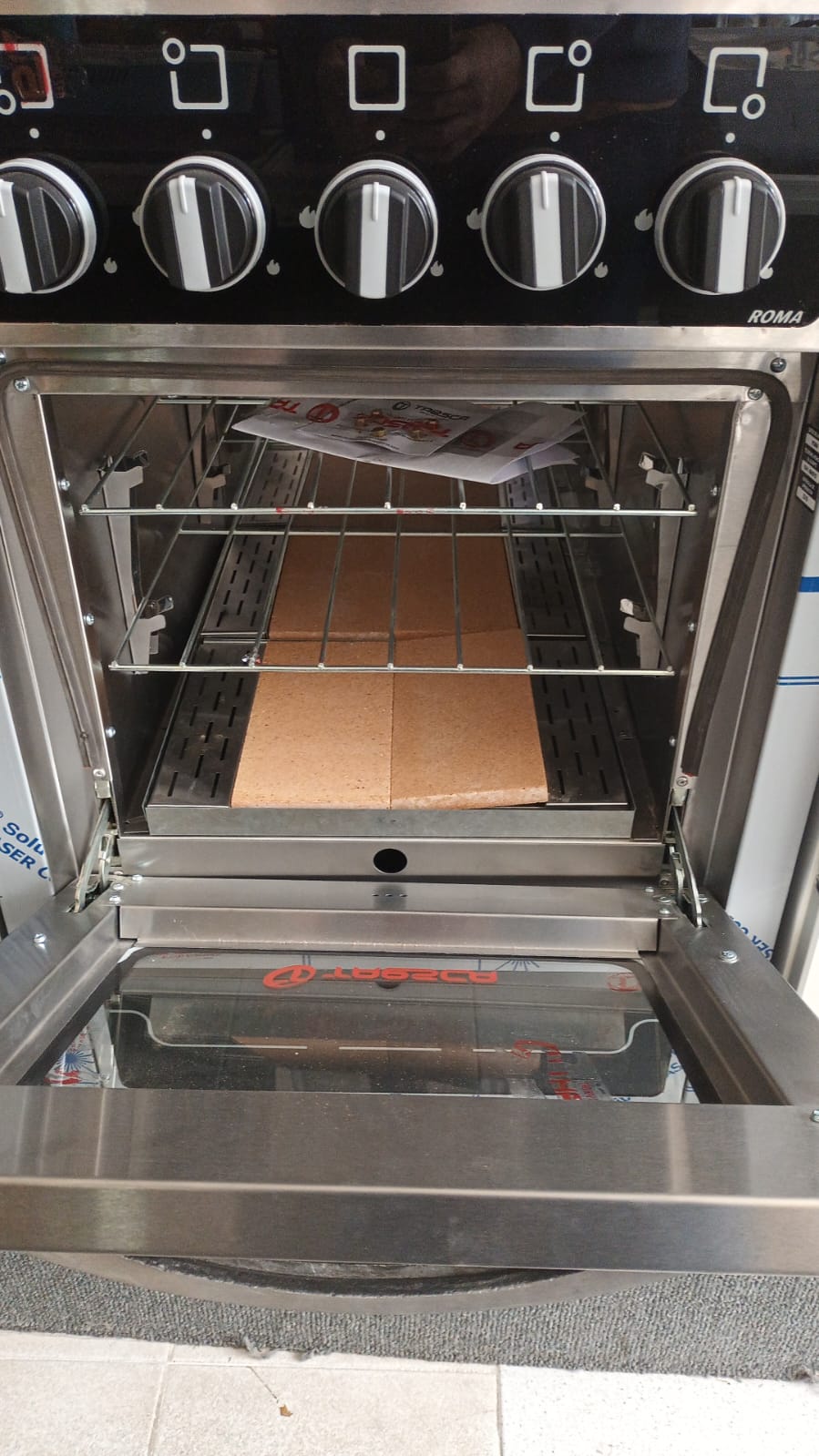 Cocina Industrial y familiar de 55 cm con sistema multigas. Modelo "Roma", de Taesca. - Imagen 5