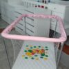 Corralito para bebes, con paredes de red y piso impermeable estampado. "N° 165", de Rodin