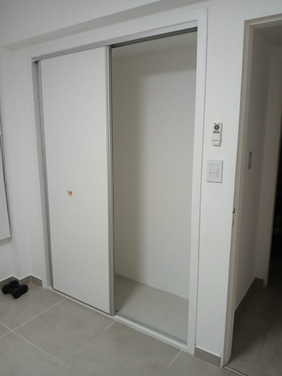 Interior de placard extensible de 165 a 225 cm. Ideal departamentos nuevos o para renovaciones. - Imagen 3