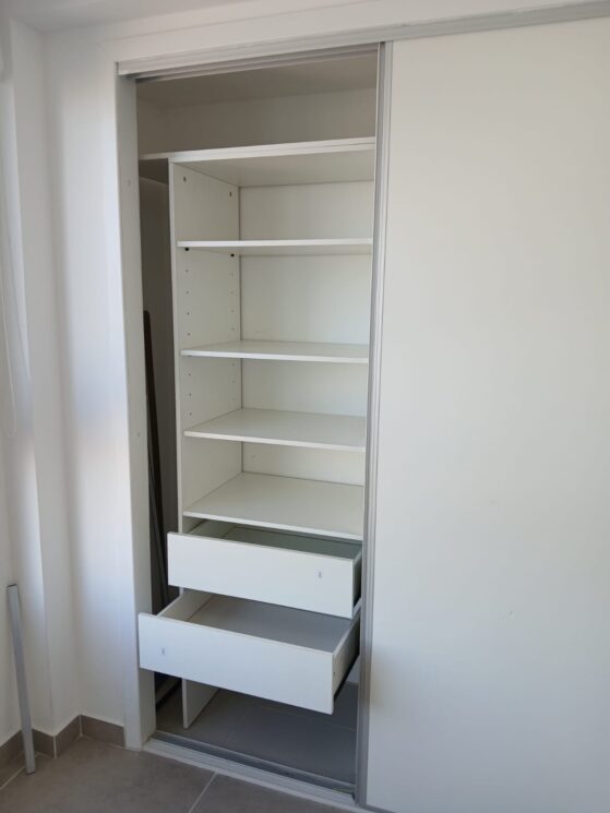 Interior de placard extensible de 165 a 225 cm. Ideal departamentos nuevos o para renovaciones. - Imagen 7
